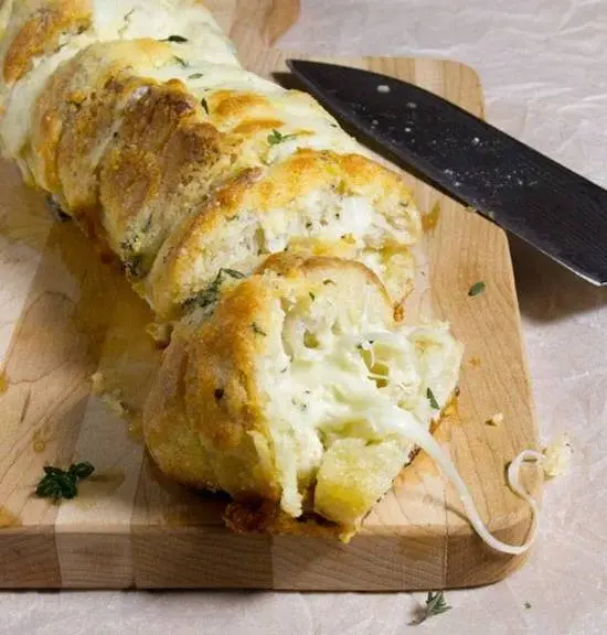 TM-Pains A l' ail Fromage (4 Piece (€6.49))